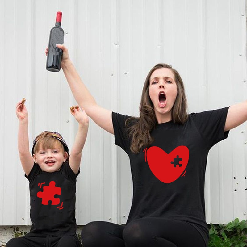 Family matching T-shirt love mommy and girl sleeve short mother and daughter baby kids outfits Look T Shirt Cute Tops.  Puzzle Piece missing from Heart